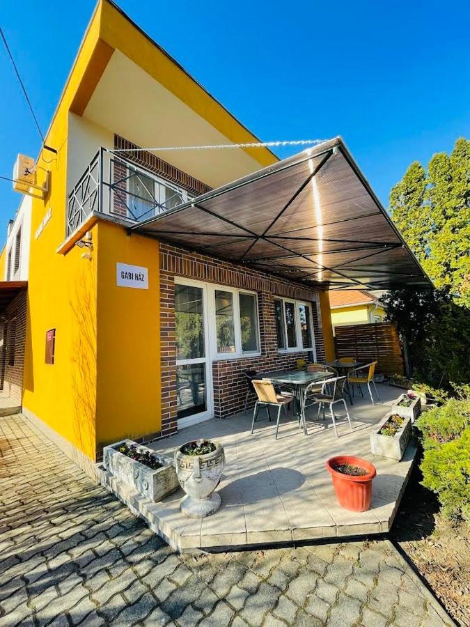 Gabi Haz Apartmanok*** Hajduszoboszlo Exterior photo